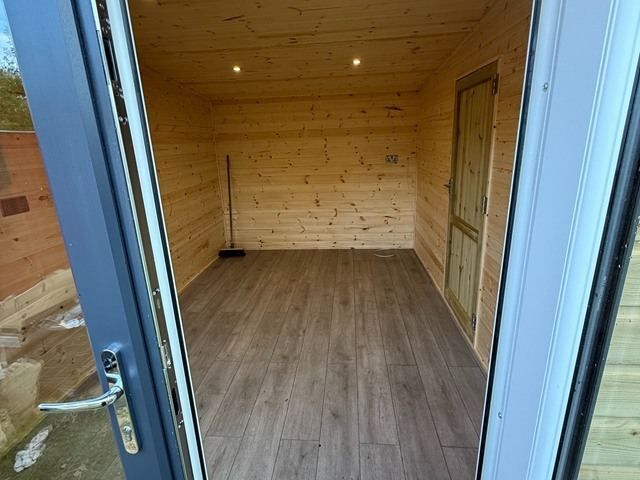 freya-upvc-studio-summerhouse-4-kireth-ai